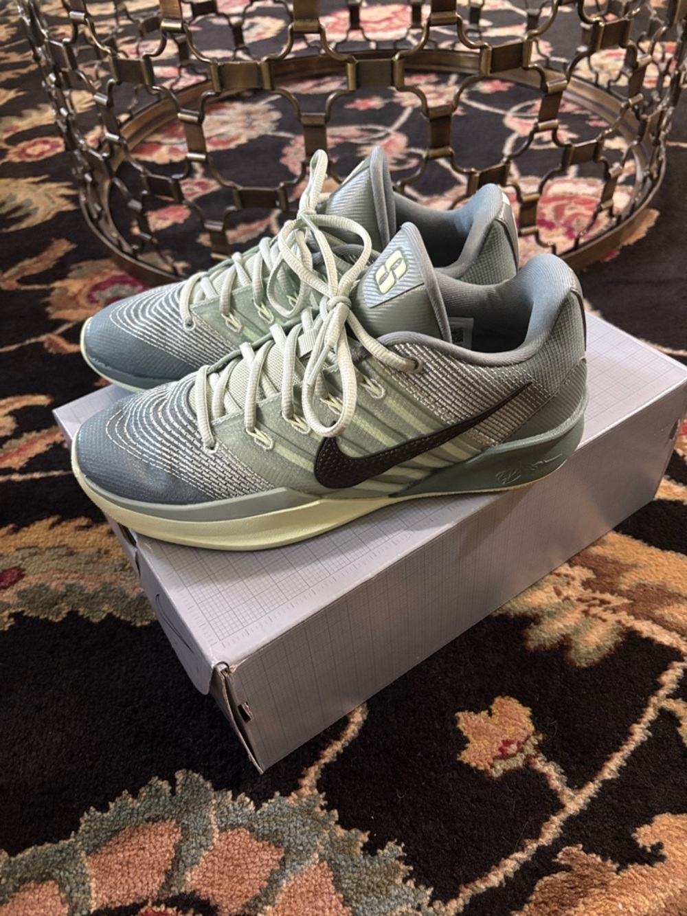 Nike Sabrina 3 women’s Light Green Sneakers with Black Swoosh size 9